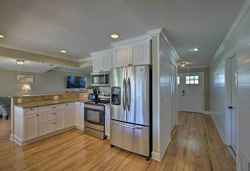 Coastal Getaway W/ Heated Pool: Walk To Beach!