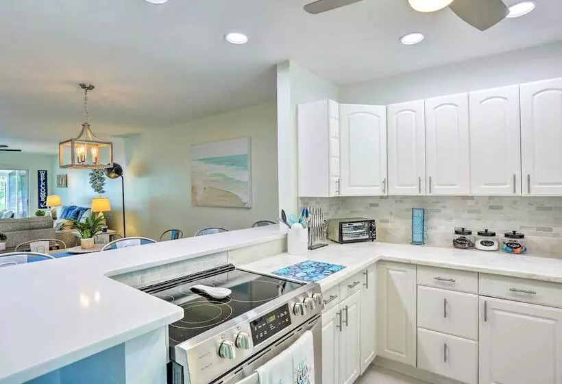 Ocean Access Jensen Beach Home: Dock & Lanai!