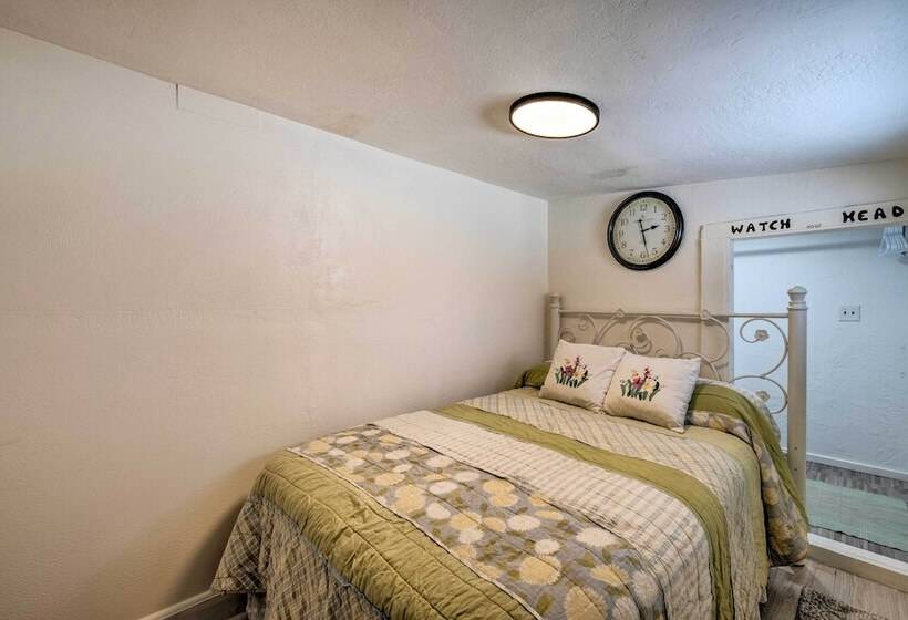 Kik N Bak Cottage W/ Beautiful Mountain View