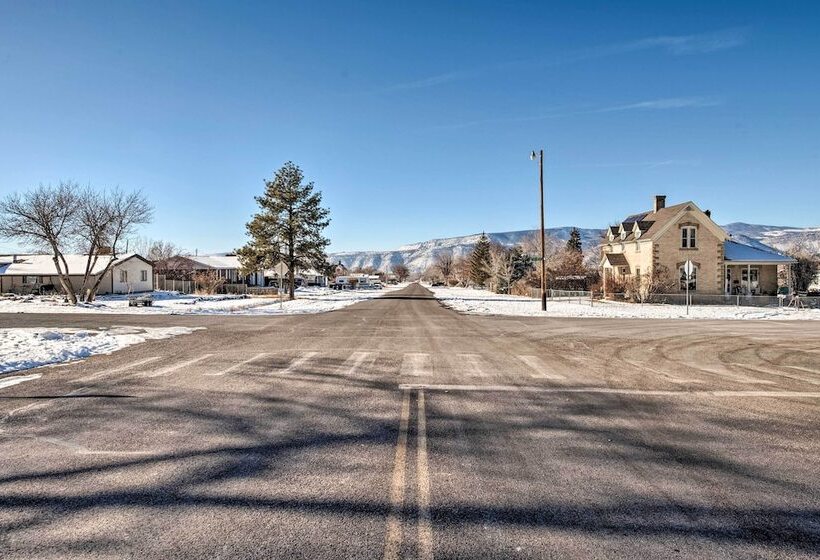 Kik N Bak Cottage W/ Beautiful Mountain View