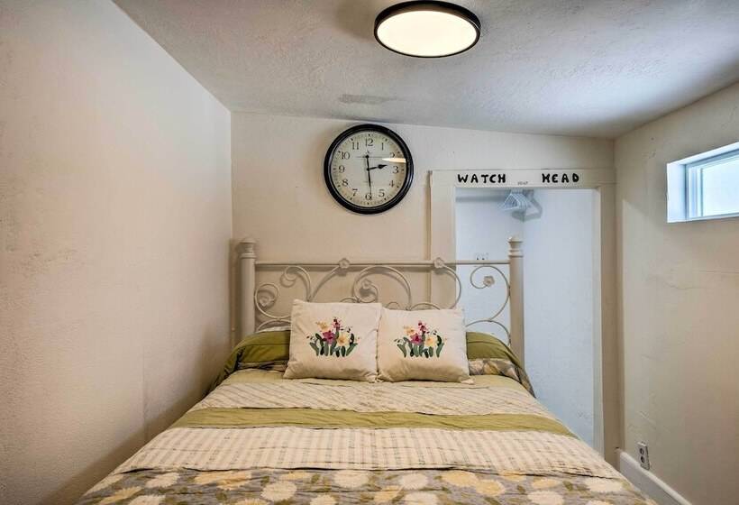 Kik N Bak Cottage W/ Beautiful Mountain View