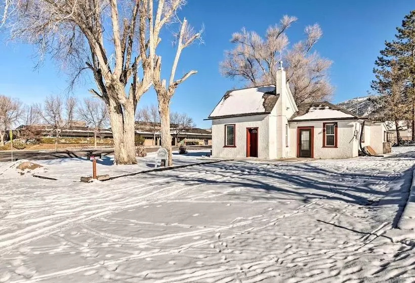 Kik N Bak Cottage W/ Beautiful Mountain View
