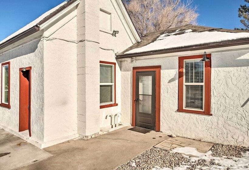 Kik N Bak Cottage W/ Beautiful Mountain View