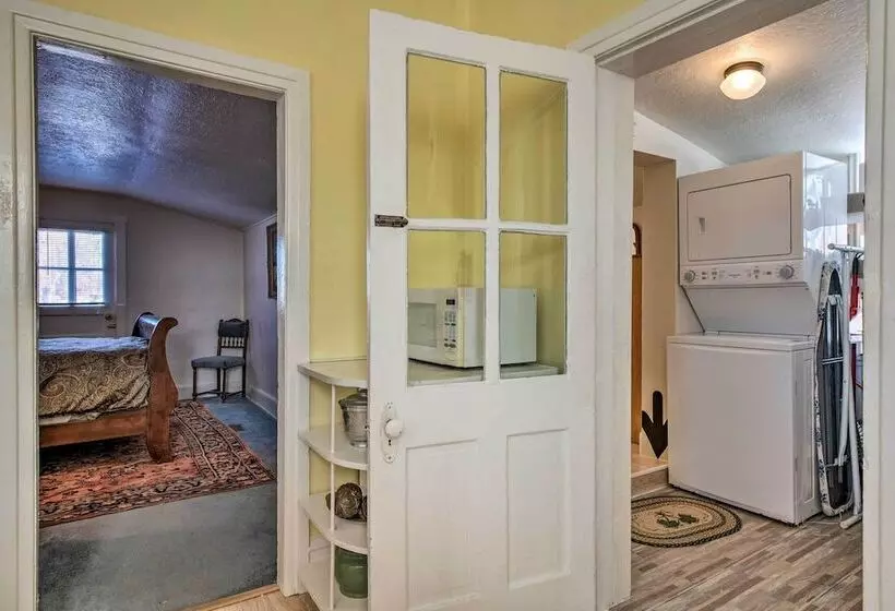 Kik N Bak Cottage W/ Beautiful Mountain View