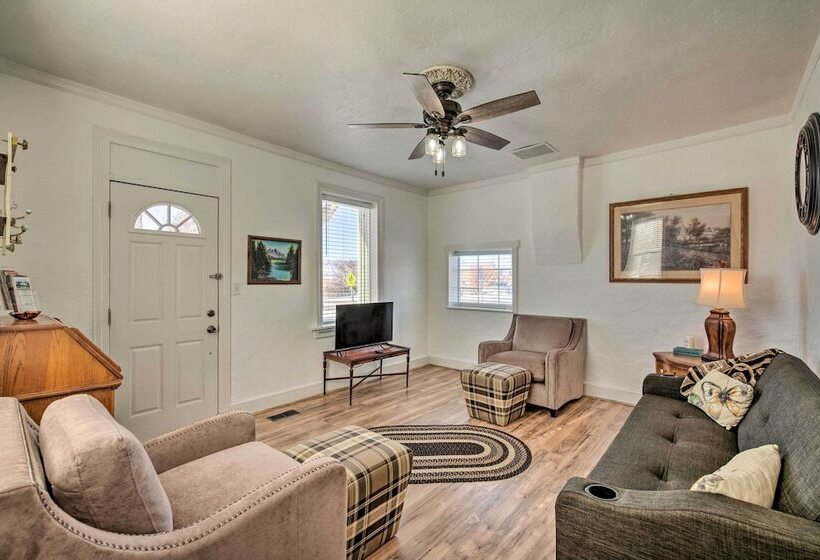 Kik N Bak Cottage W/ Beautiful Mountain View