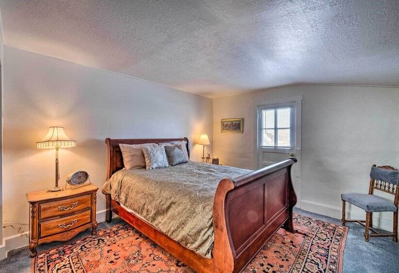 Kik N Bak Cottage W/ Beautiful Mountain View