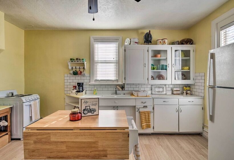 Kik N Bak Cottage W/ Beautiful Mountain View