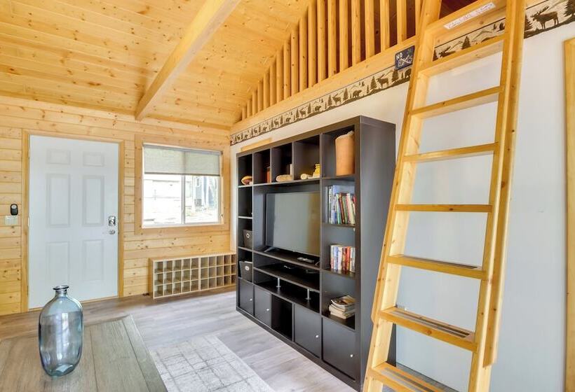 Lakefront Cabin W/ Deck, Games, & Views!