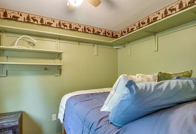 Lakefront Cabin W/ Deck, Games, & Views!