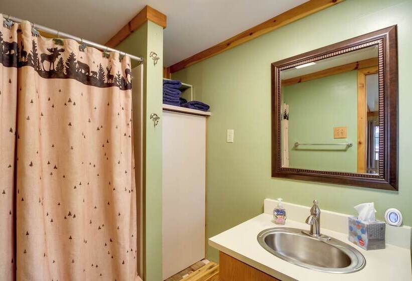 Lakefront Cabin W/ Deck, Games, & Views!