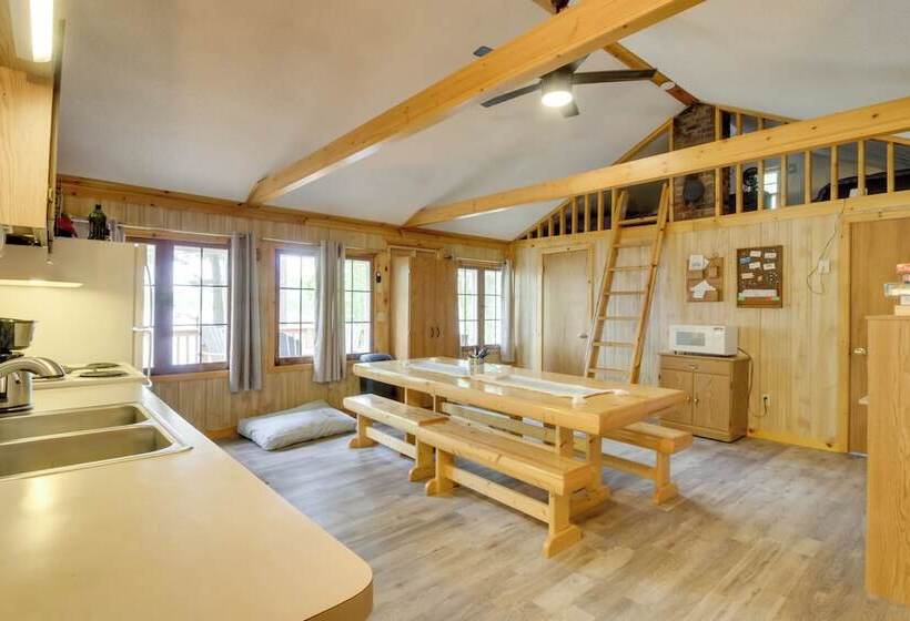 Lakefront Cabin W/ Deck, Games, & Views!