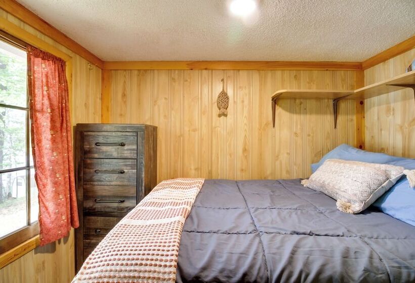 Lakefront Cabin W/ Deck, Games, & Views!