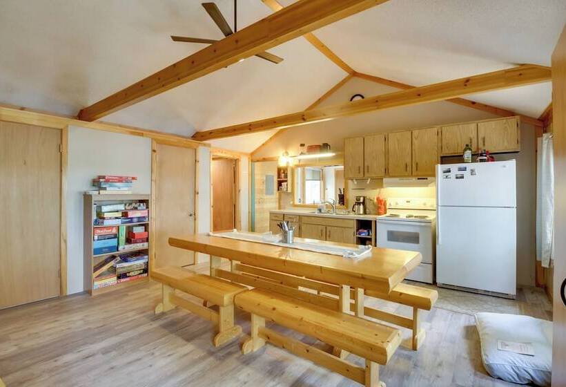 Lakefront Cabin W/ Deck, Games, & Views!