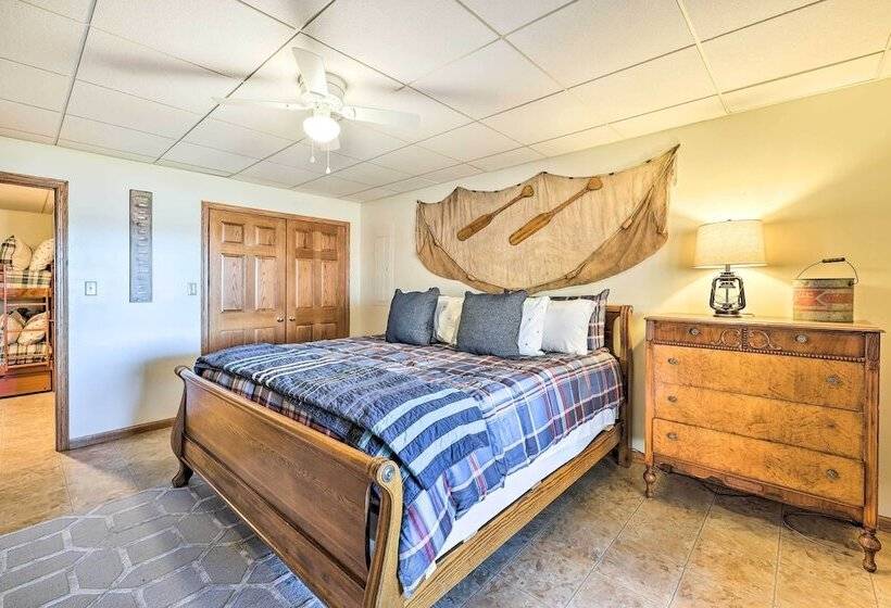 Shared Hot Tub, Pool & Dock: Lakefront Grove House