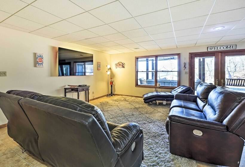 Shared Hot Tub, Pool & Dock: Lakefront Grove House