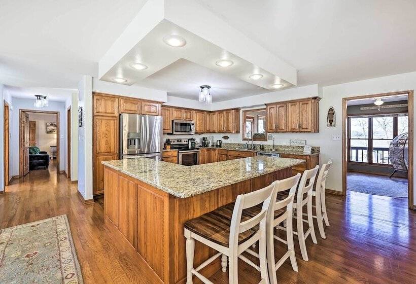 Shared Hot Tub, Pool & Dock: Lakefront Grove House