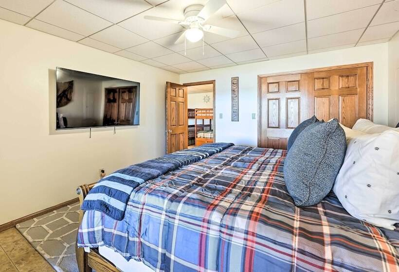 Shared Hot Tub, Pool & Dock: Lakefront Grove House