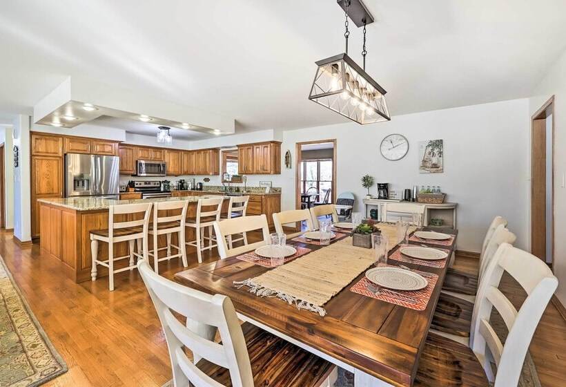 Shared Hot Tub, Pool & Dock: Lakefront Grove House