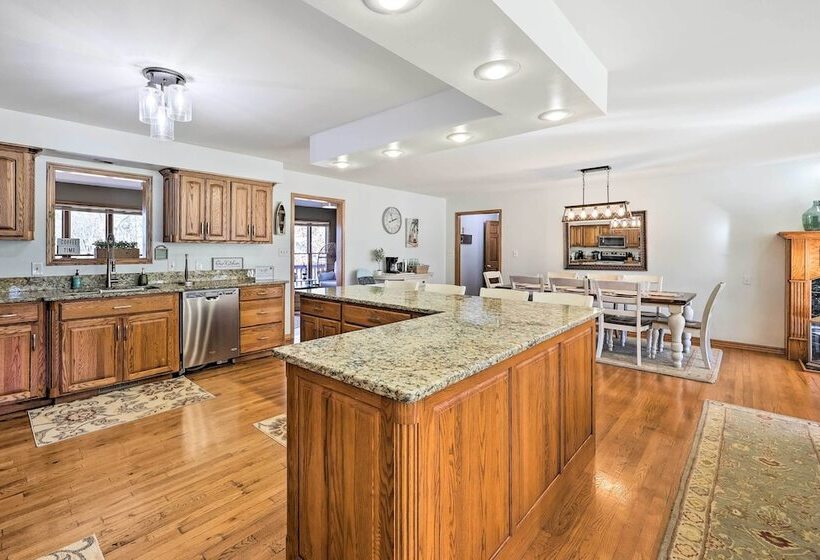 Shared Hot Tub, Pool & Dock: Lakefront Grove House