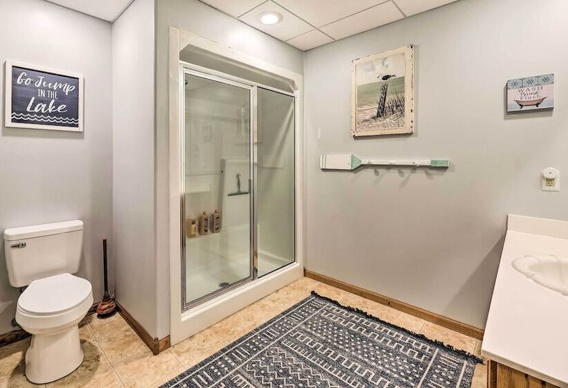 Shared Hot Tub, Pool & Dock: Lakefront Grove House