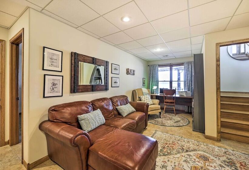 Shared Hot Tub, Pool & Dock: Lakefront Grove House