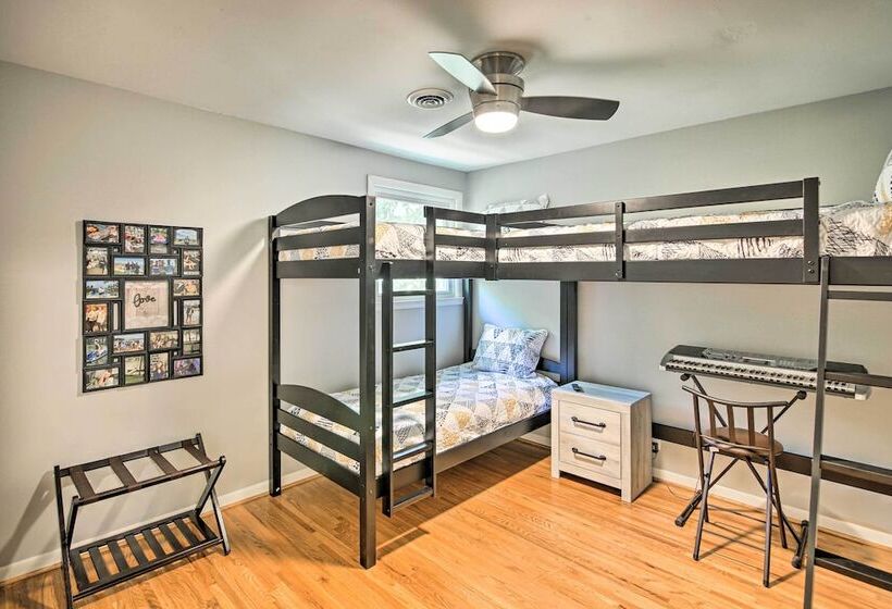 Quiet Lakefront Old Hickory Home W/ Patio, Kayaks!