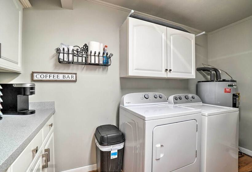 Quiet Lakefront Old Hickory Home W/ Patio, Kayaks!