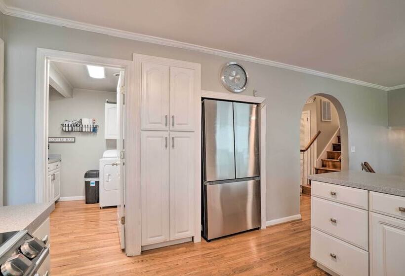 Quiet Lakefront Old Hickory Home W/ Patio, Kayaks!