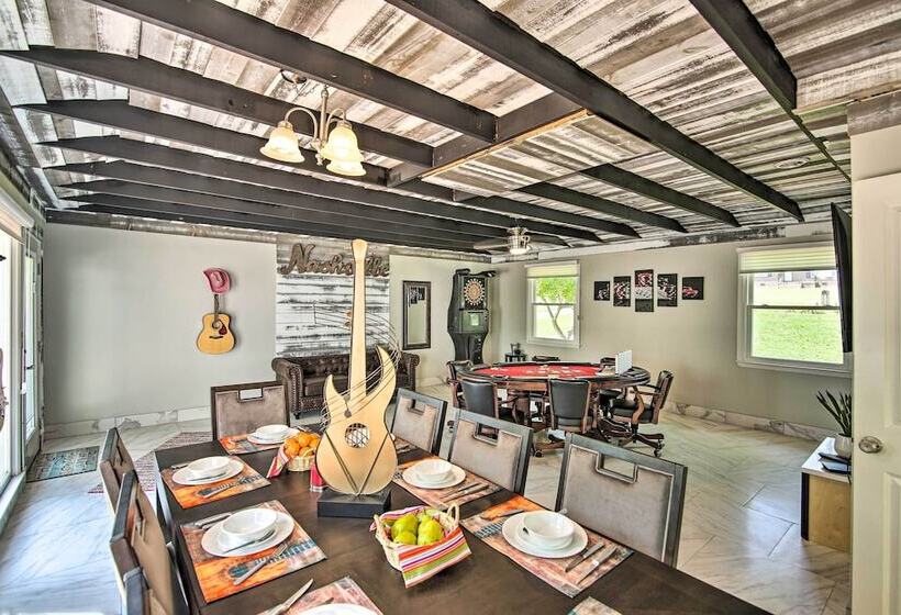 Quiet Lakefront Old Hickory Home W/ Patio, Kayaks!