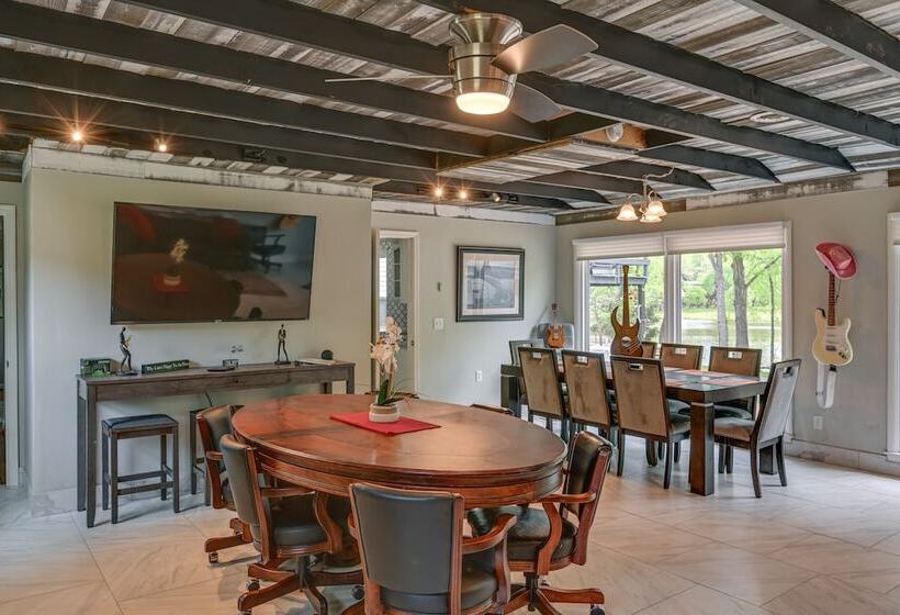 Quiet Lakefront Old Hickory Home W/ Patio, Kayaks!