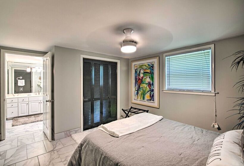 Quiet Lakefront Old Hickory Home W/ Patio, Kayaks!