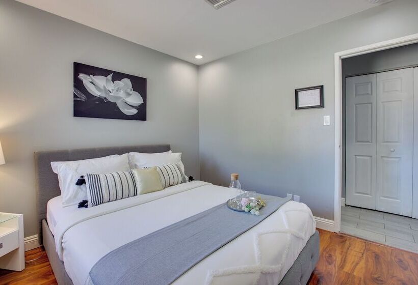 Las Vegas Retreat W/ Yard < 5 Mi To Strip!