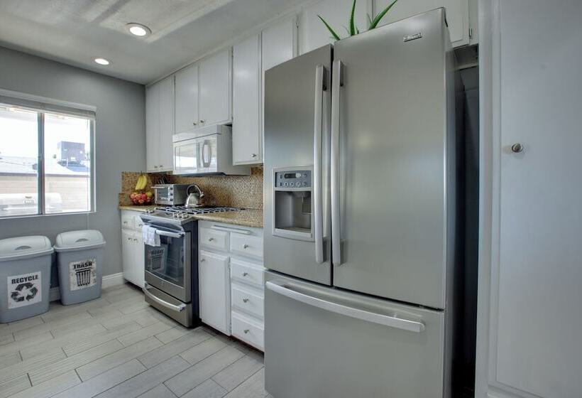 Las Vegas Retreat W/ Yard < 5 Mi To Strip!