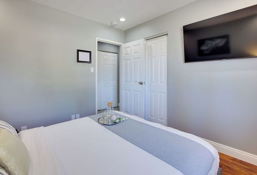 Las Vegas Retreat W/ Yard < 5 Mi To Strip!