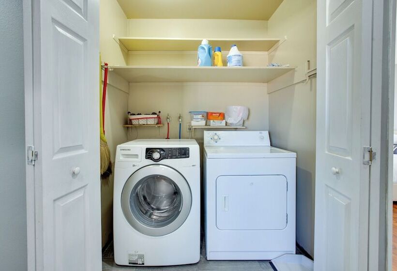 Las Vegas Retreat W/ Yard < 5 Mi To Strip!