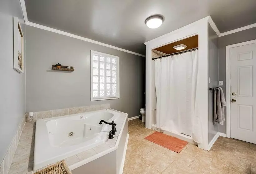 Little Rock Home < 2 Mi To Pinnacle Mountain!