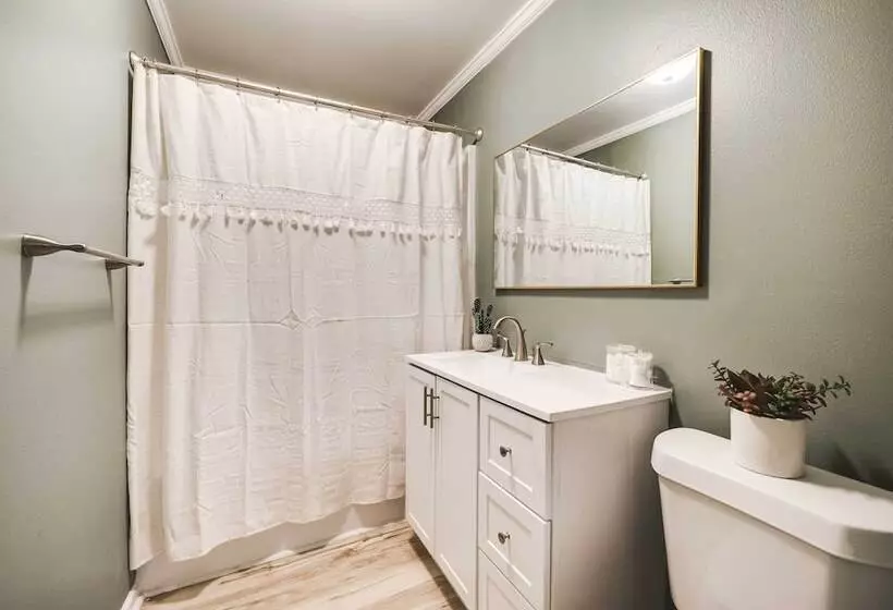 Little Rock Home < 2 Mi To Pinnacle Mountain!