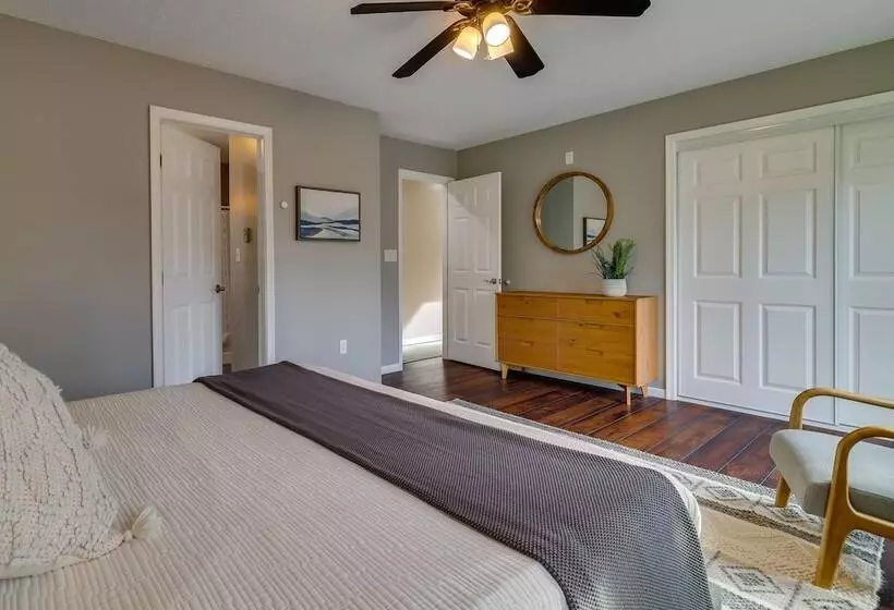 Lovely Poconos Cabin W/ Resort Amenities!