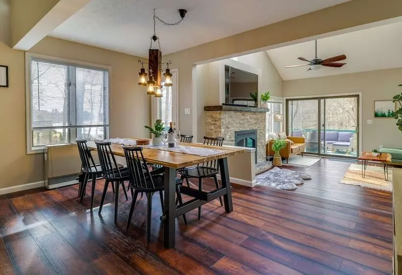 Lovely Poconos Cabin W/ Resort Amenities!