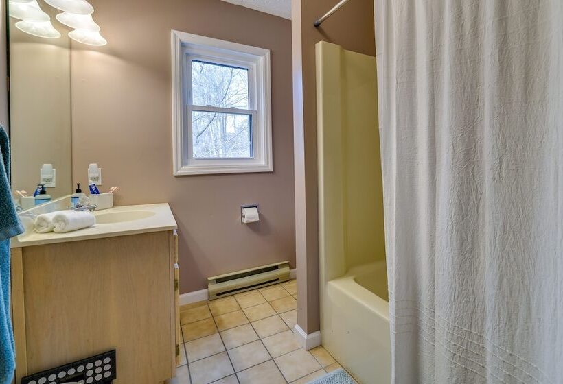 Lovely Poconos Cabin W/ Resort Amenities!