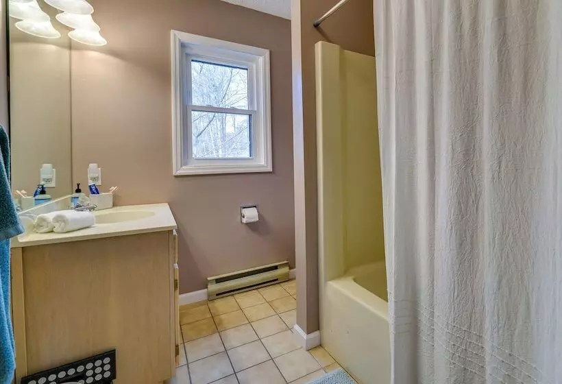 Lovely Poconos Cabin W/ Resort Amenities!