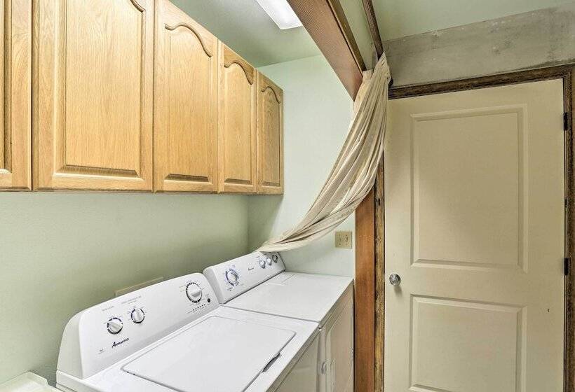 Mccloud Cabin W/ 3.5 Miles Of Private Hiking!