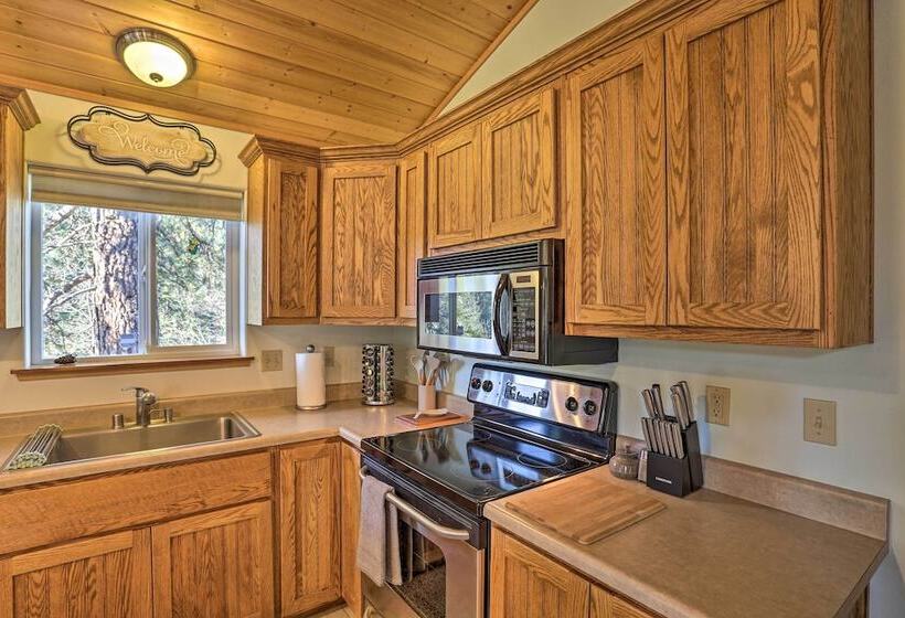 Mccloud Cabin W/ 3.5 Miles Of Private Hiking!