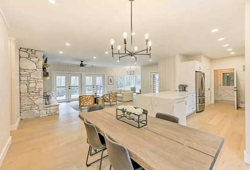 Modern + Bright Cashiers Home W/ Game Room!
