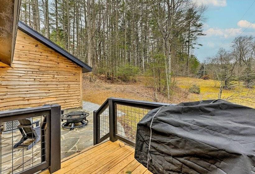 Modern + Bright Cashiers Home W/ Game Room!