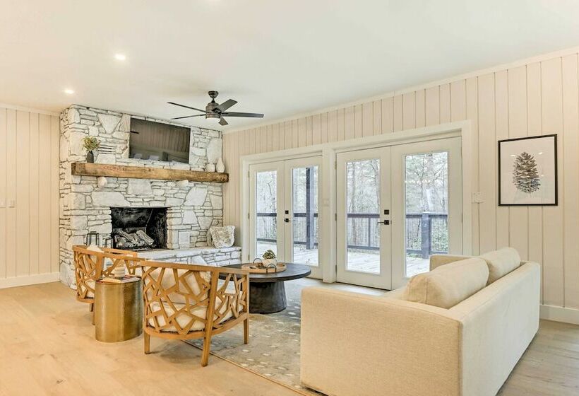 Modern + Bright Cashiers Home W/ Game Room!