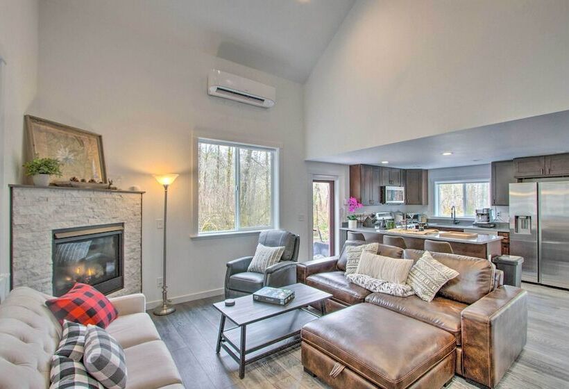 Modern Hideaway: Fire Pit, 5 Mi To Mt Rainier