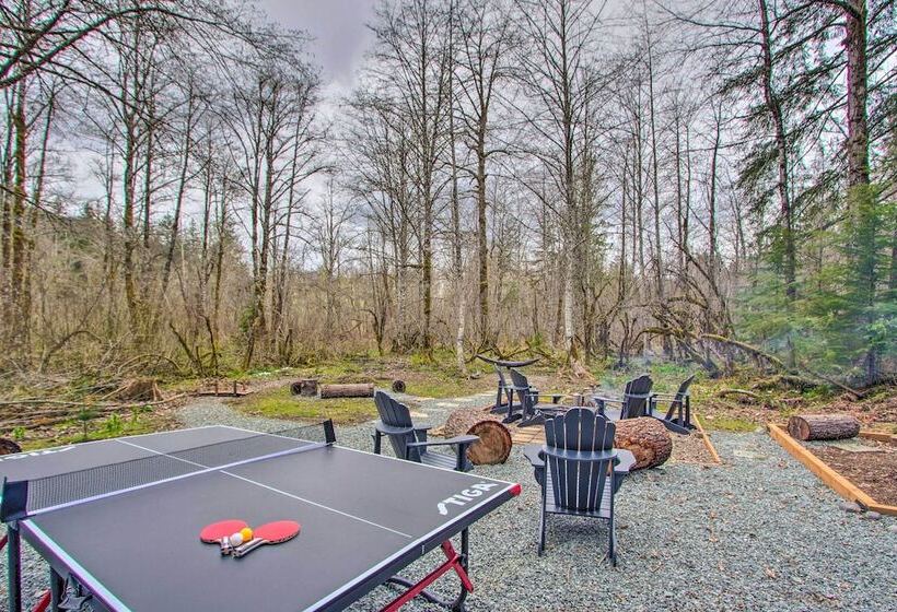 Modern Hideaway: Fire Pit, 5 Mi To Mt Rainier