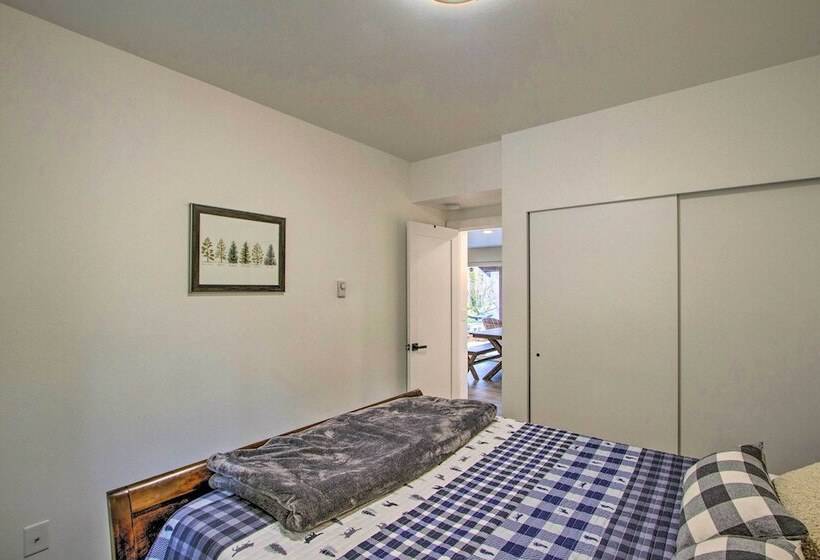 Modern Hideaway: Fire Pit, 5 Mi To Mt Rainier