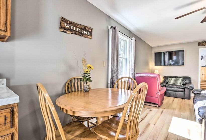 Peaceful & Secluded Knoxville Retreat W/ Deck